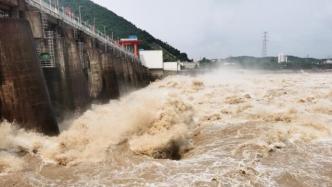 上游富春江遭遇今年最大洪峰，钱塘江流域全线封航