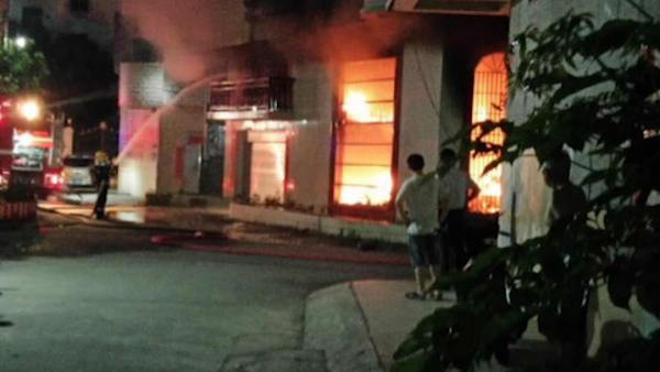 广东遂溪一幢五层民居住宅楼起火，一家人被困5死1伤