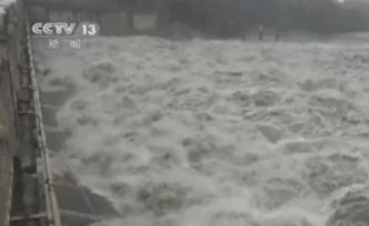 长江1号洪水平稳通过三峡库区，洪峰量达5.3万立方米/秒