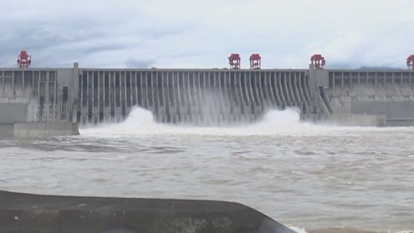 三峡大坝今年首次开闸泄洪，七月或迎新一轮洪水