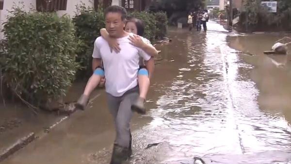 日本一老人院遭洪水淹没，14人已“心肺停止”