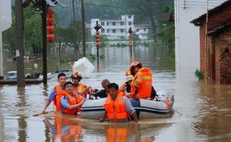 直播录像丨武汉遭遇暴雨，长江武汉段水位逼近警戒线
