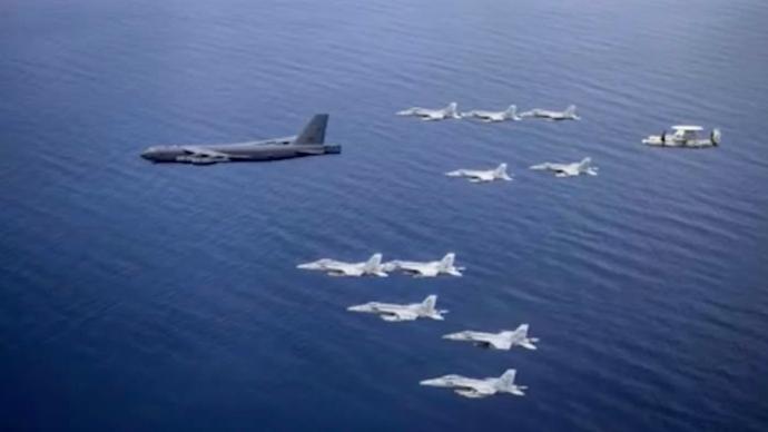 美军B-52战略轰炸机前往南海演习