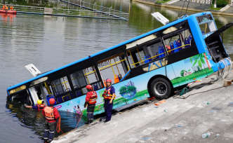 交通运输部迅速部署汲取贵州安顺公交车坠湖事故教训