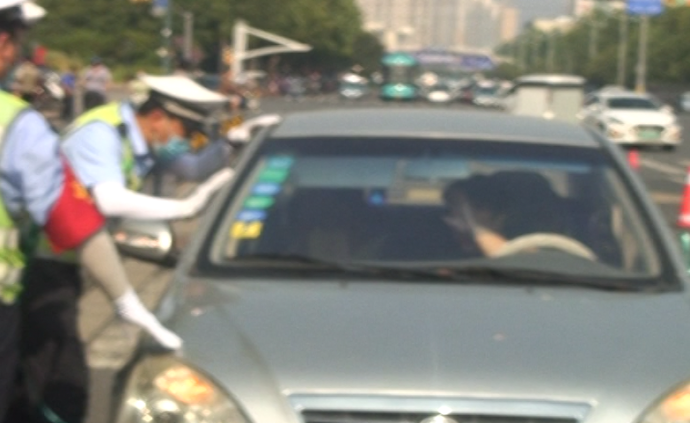 送錯考點重復(fù)跑,女兒進場后母親情緒失控大哭