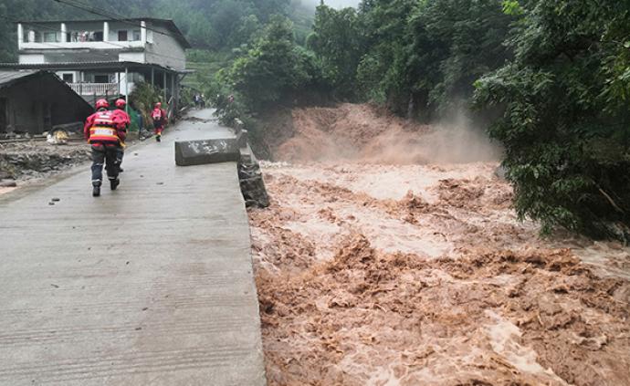 中国气象局启动重大气象灾害暴雨三级应急响应