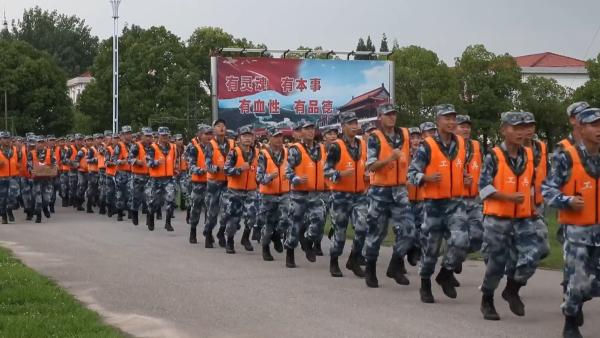 千名空降兵紧急驰援湖北黄梅