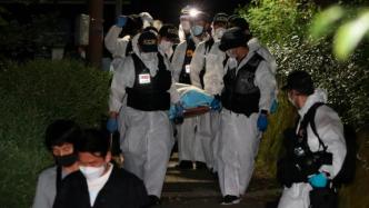 韩警方搜寻画面曝光：搜寻7小时后警员抬出市长遗体