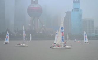 第16个中国航海日，帆船巡游黄浦江