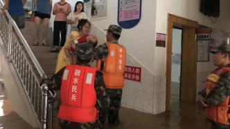 广西融水遭遇超警5米洪水，被淹妇幼保健院一孕妇产下男婴