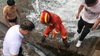 温州13岁女孩在河道游泳时被吸入堤坝排水管道，不幸身亡