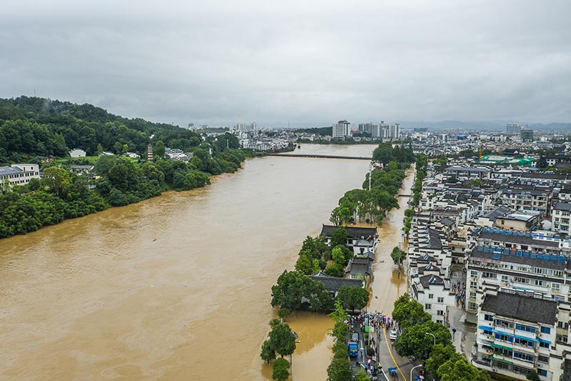 2020年7月7日凌晨,安徽省黄山市歙县遭遇50年一遇的洪涝灾害.