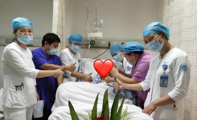科主任那么忙做手术的时候会悄悄换成年轻医生吗