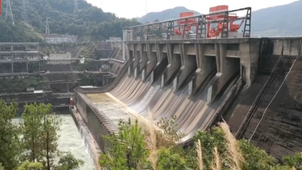 今日15时起，新安江水库关闭泄洪闸