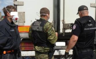 波兰冷冻货车发现7名越南偷渡者，最小15岁
