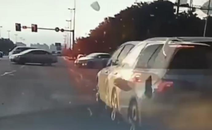 男子駕車撞8車逃逸,警方:已排除毒駕酒駕