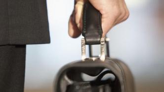 内蒙古农牧业科学院副院长阿拉腾达来被免，不保留副厅级待遇