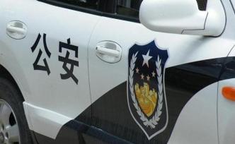 广东高州一男子持刀袭警砍伤民警左手，警方开枪将其制服