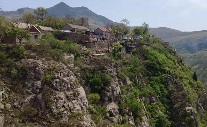 电视剧《安家》带火拍摄地“悬崖村”，有村民返乡开民宿