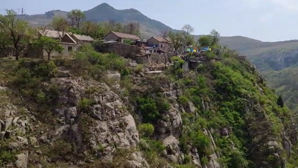 电视剧《安家》带火拍摄地“悬崖村”，有村民返乡开民宿