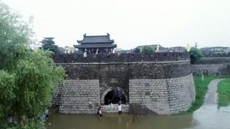防洪水倒灌，安徽寿县明代古城封城门