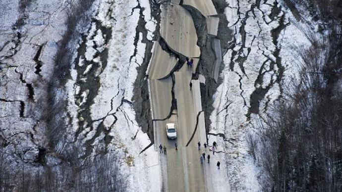 阿拉斯加南部海域7.8级地震，尚无伤亡报告