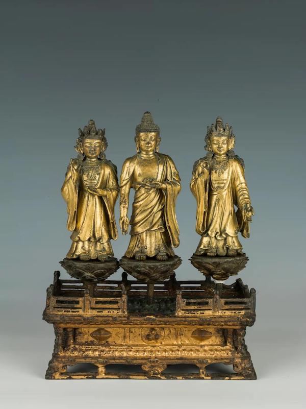 西方三圣像，清代，铜鎏金，通高28.5厘米，首都博物馆藏