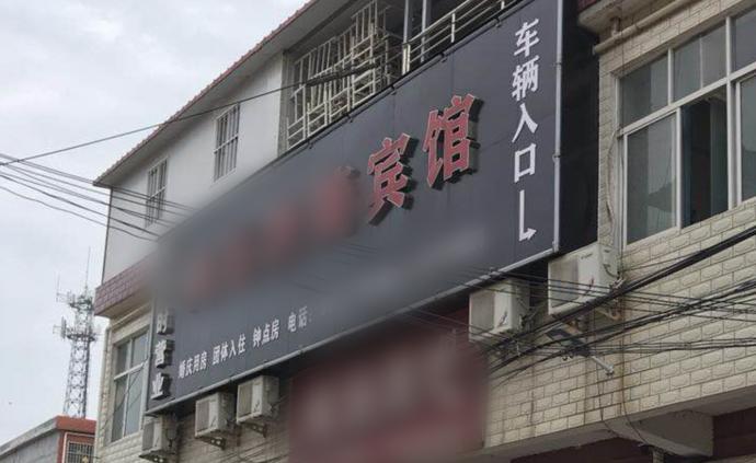 河南兩男子涉嫌同一房間內強奸倆初中女生，警方已抓一人