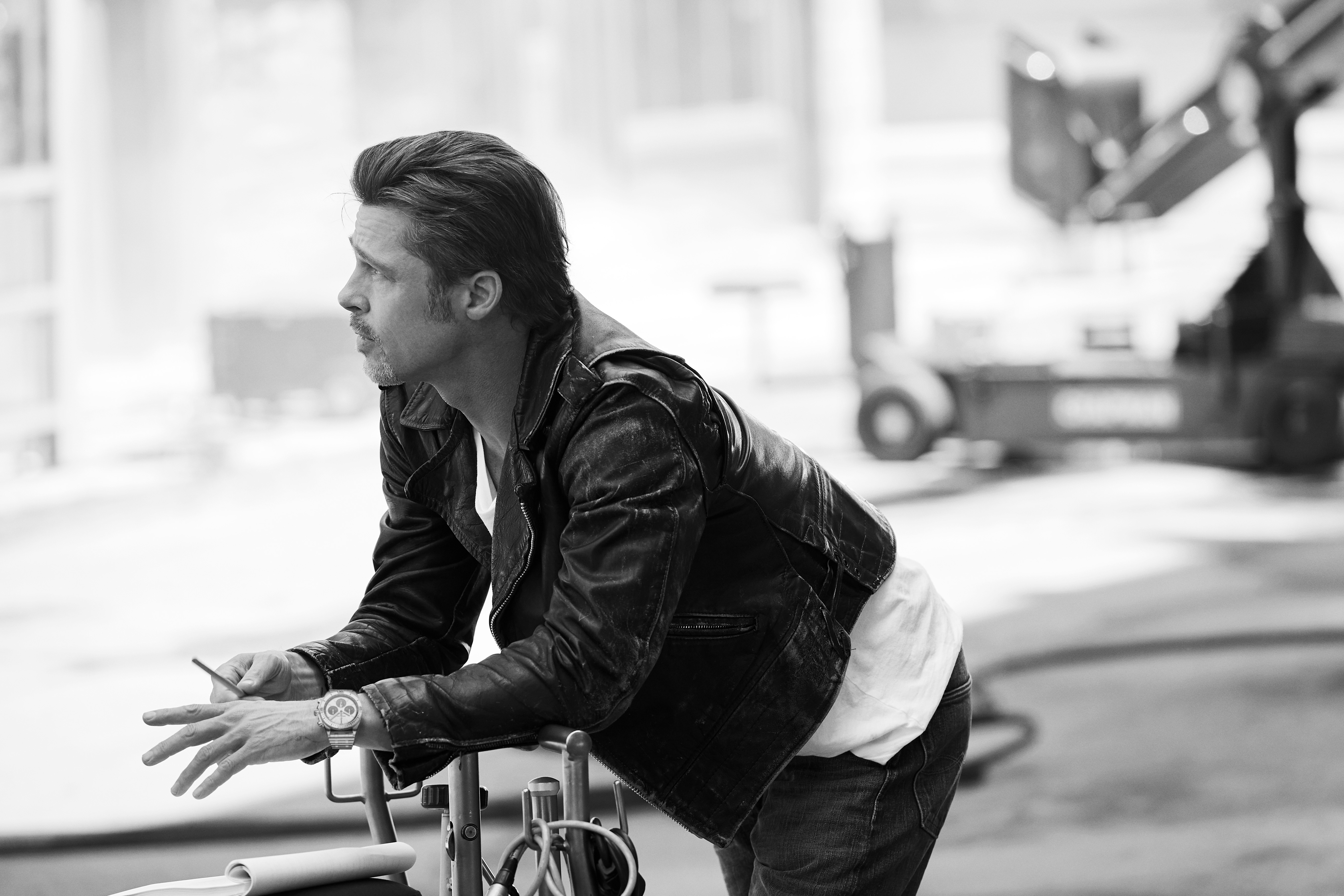 百年灵机械计时系列(chronomat)b01计时腕表在品牌代言人布拉德·皮特