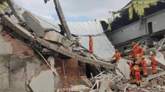 哈尔滨一仓库坍塌，至少7人被困