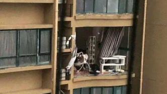 浙江玉环通报女子关窗被台风吹落坠亡：住户自行改造阳台