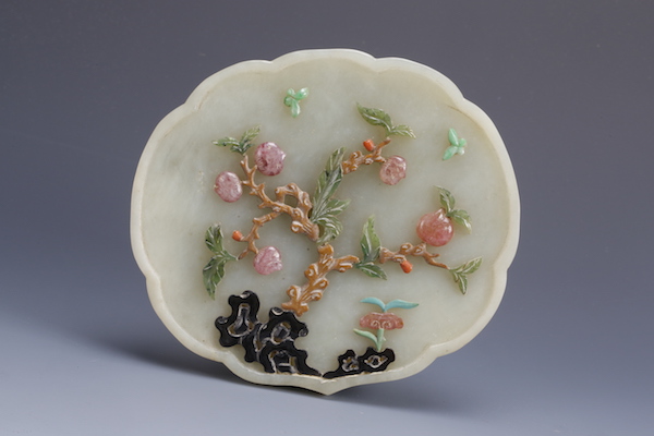 杭博精品玉石器在沪展出：有良渚古玉，也有明龙纹青玉䤩尾