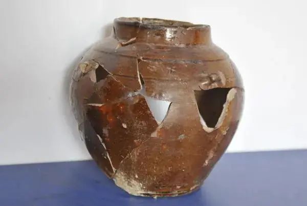 釉瓷罐
