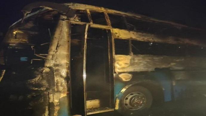 印度一公共汽车着火，5人死亡27人受伤
