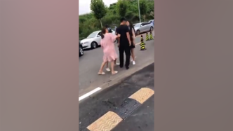 三名女子青岛宜家停车场与保安冲突：当事人已被控制