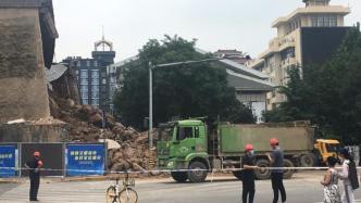 直播录像丨西安明秦王府城墙局部坍塌致4人伤，直击救援现场