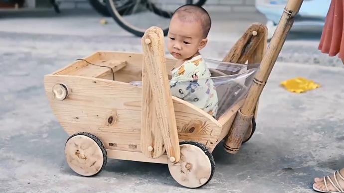 木匠爷爷为孙子做“螳螂车”：干了一辈子，闲不下来