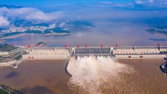 今年以来长江上游最大洪水今晨过境三峡水库