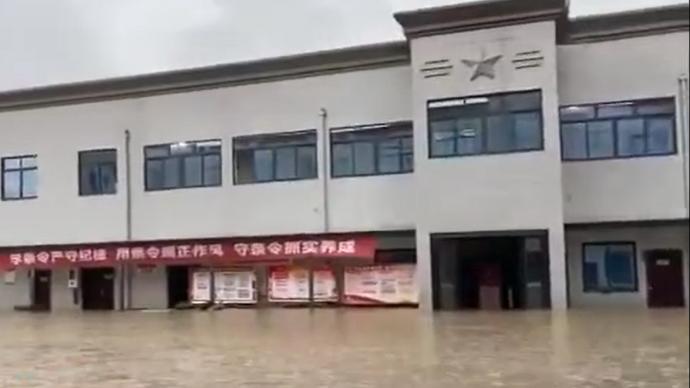 消防歸隊發現駐地被淹,來不及自救又出警