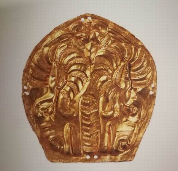 圖7廣州南越王墓出土羊首紋金飾片