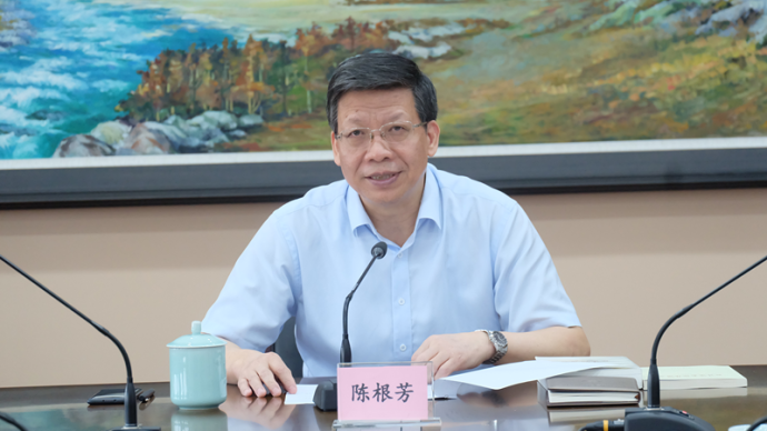 浙江省教育厅厅长要以更严的作风纪律回应社会关切