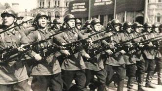 “四史”关键词｜红场阅兵后苏联红军直接赴莫斯科保卫战现场
