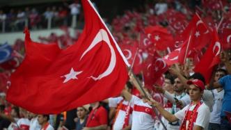 土耳其将允许球迷现场观看足球比赛
