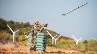 东部战区陆军海防某旅野外驻训，新装备首次接受实弹演练检验