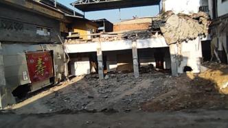 襄汾饭店坍塌遇难29人中含多名儿童，事故现场建围挡