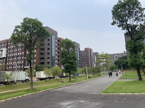 中职男生将搬往2号学生公寓