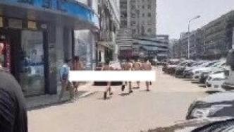 长沙数名男子当街裸奔，涉事广场：警方已介入，和广场无关