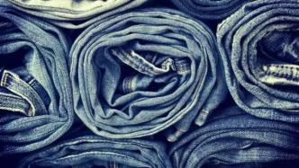 洗牛仔裤也污染地球，每洗一条牛仔裤有5万根超细纤维脱落