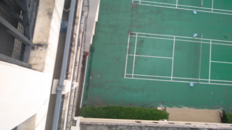 深圳一大学生宿舍坠亡，返校前曾与母亲视频通话