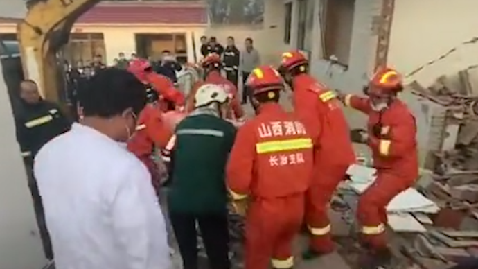 山西沁县一民房爆炸5间房坍塌2死1伤，液化气瓶泄漏引发